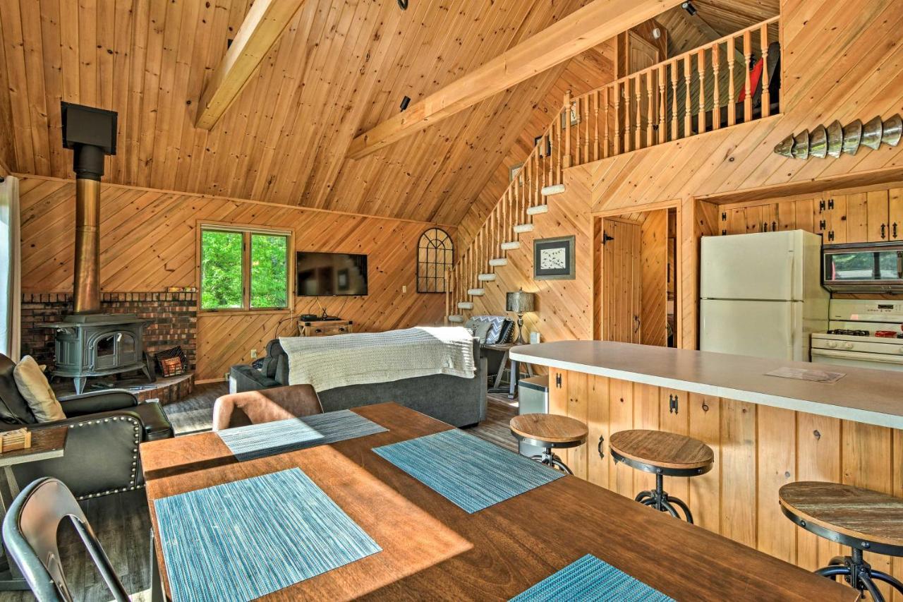 Riverfront Traverse City Cabin Fish, Kayak And Tube Exteriér fotografie