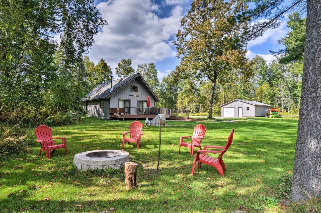 Riverfront Traverse City Cabin Fish, Kayak And Tube Exteriér fotografie